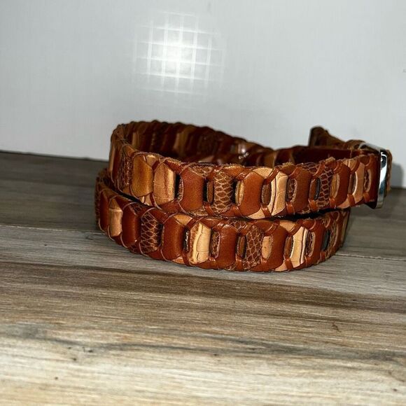 Embossed Leather Woven Belt Women Medium/Large Brown Silver Buckle Classic Retro - Picture 4 of 7